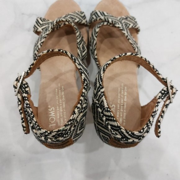 Toms Espadrille Wedge Sandal in Aztec - Picture 4 of 7